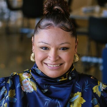 Headshot of Laura Saavedra